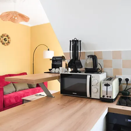 For 4 - Near Square Des Batignolles Διαμέρισμα