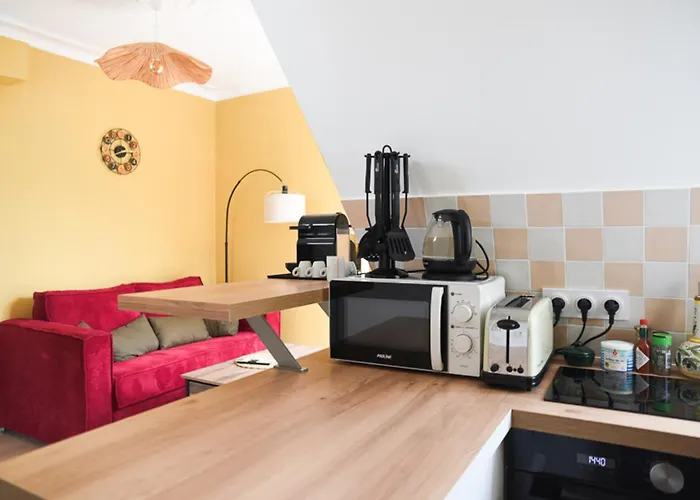 For 4 - Near Square Des Batignolles Διαμέρισμα