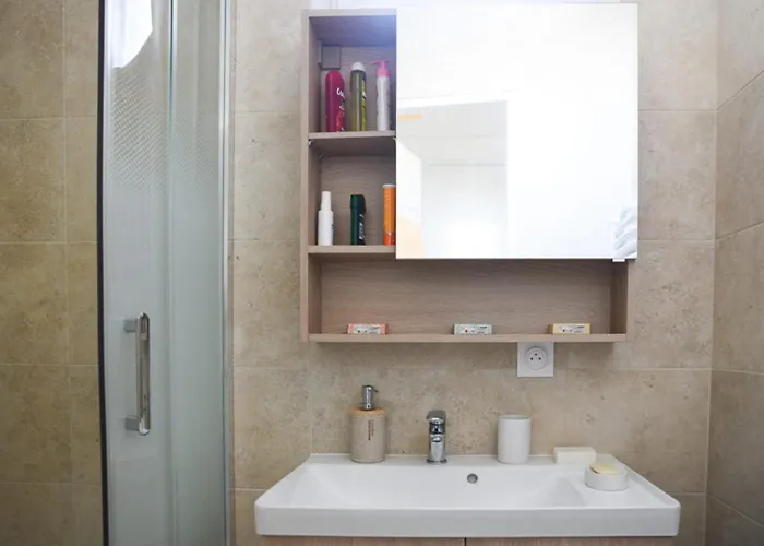 For 4 - Near Square Des Batignolles Διαμέρισμα *
